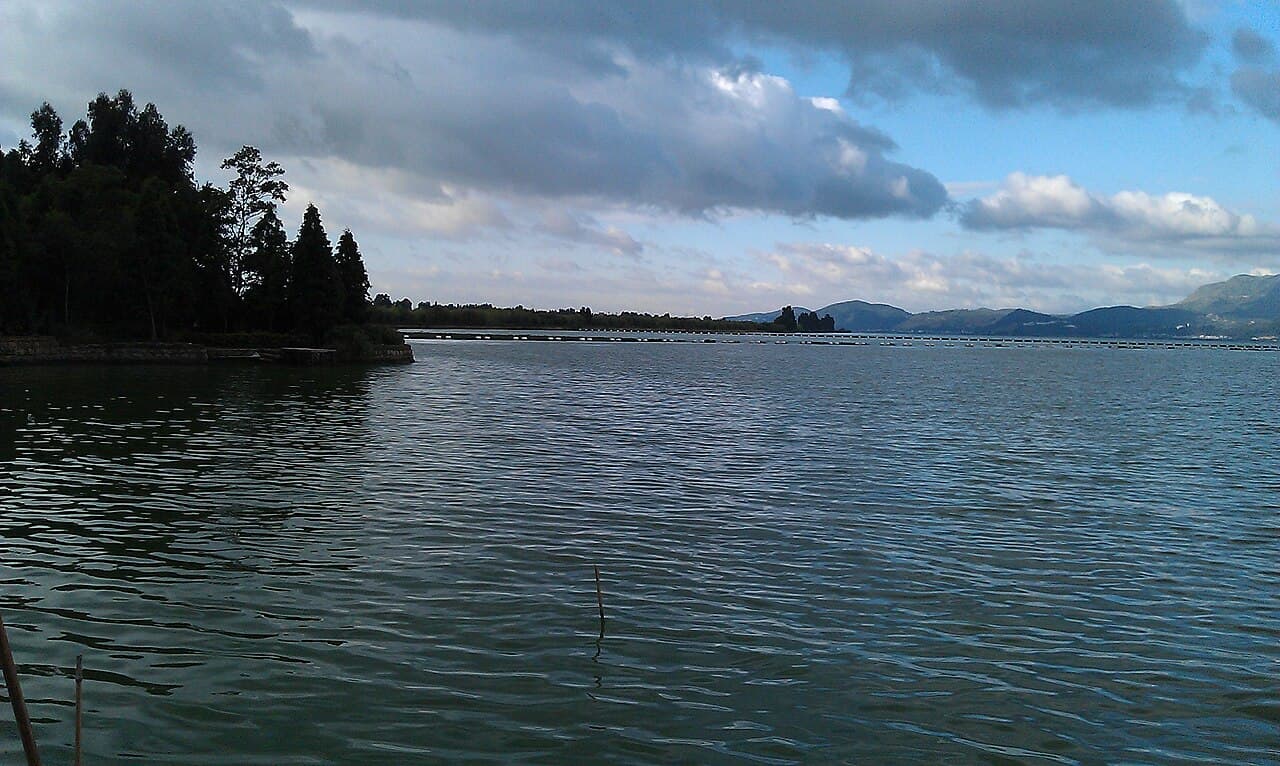 Dian Lake
