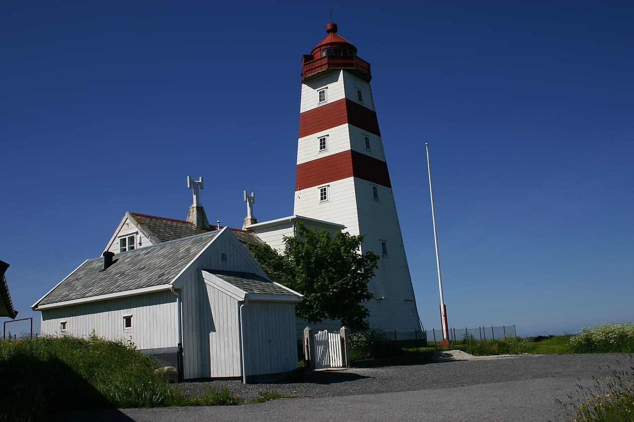 Alnes Lighthouse