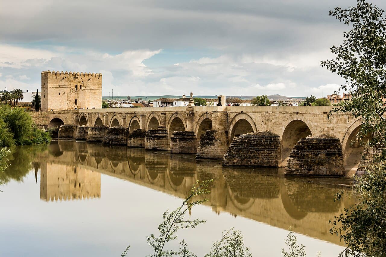 Roman Bridge (Puente Romano)