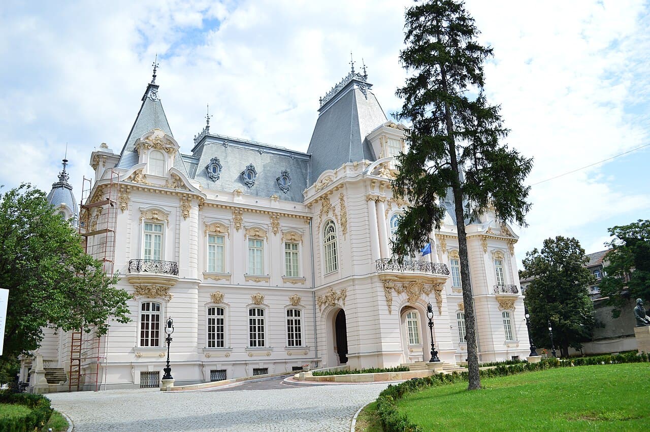 Craiova Art Museum (Jean Mihail Palace)