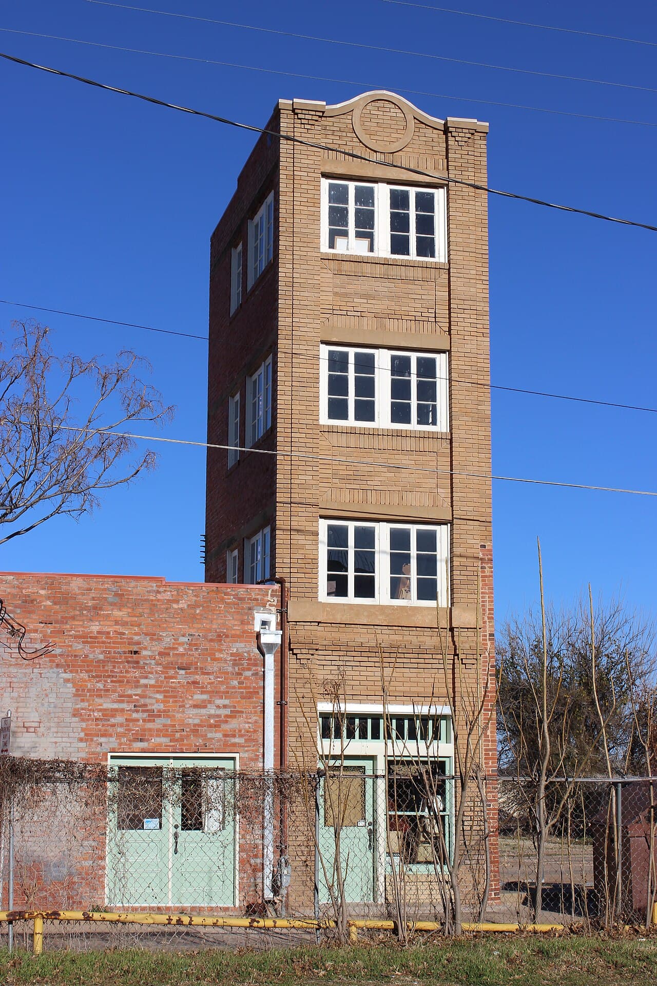 World's Littlest Skyscraper (Newby-McMahon Building)