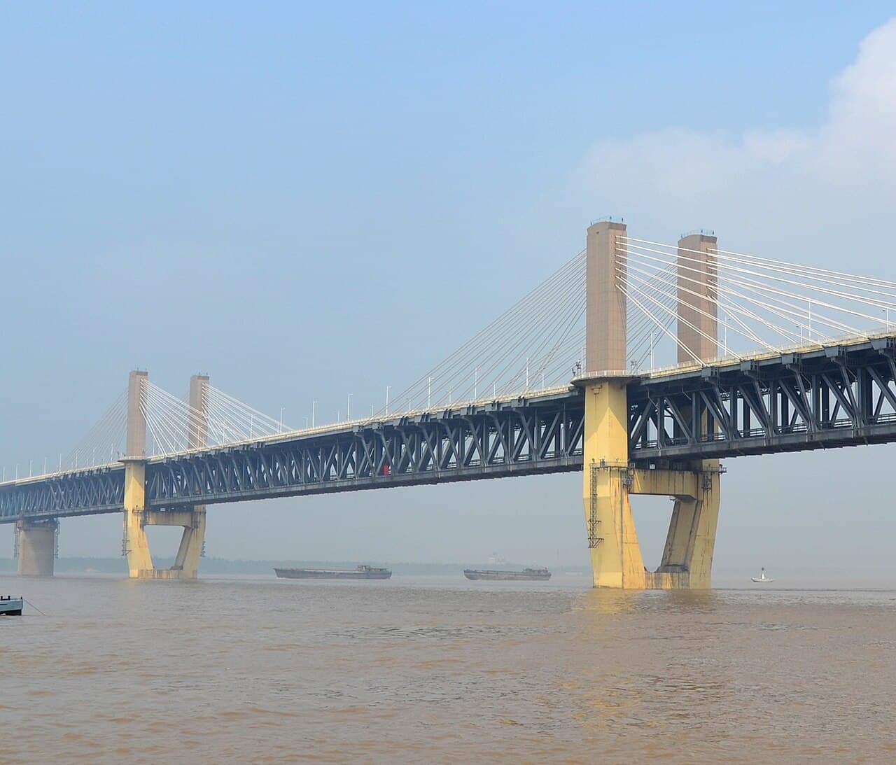 Wuhu Yangtze River Bridge